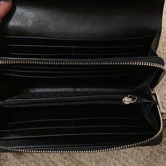 Michael Kors Wallet - Picture 2 of 2